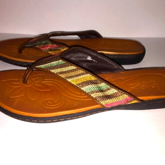 B.O.C flip flops-EUC - Picture 4 of 8